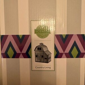 Country living BNIB Scentsy warmer